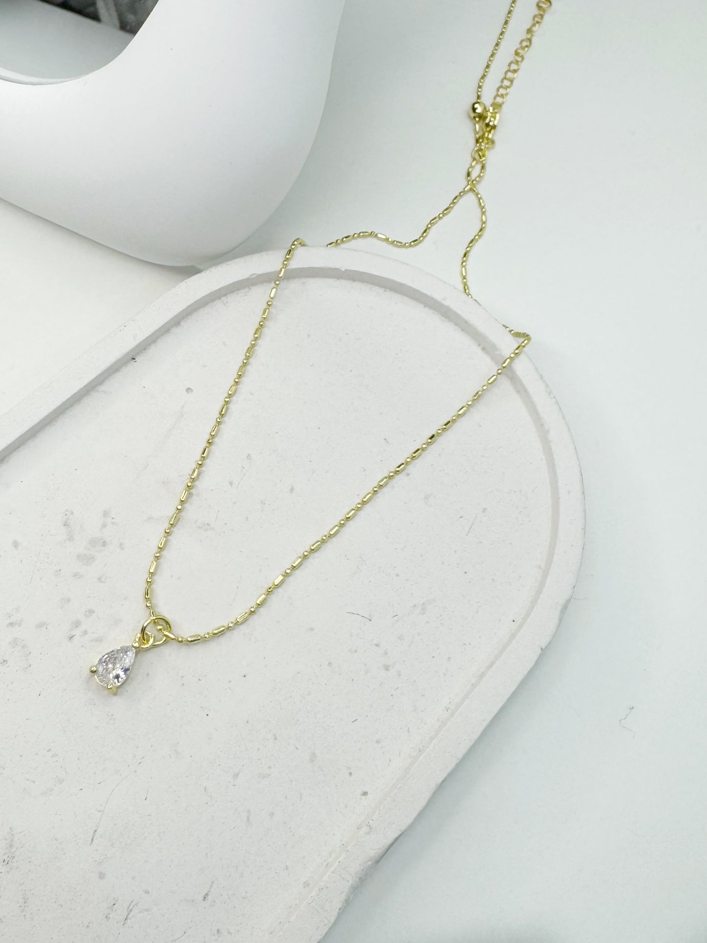 Collar gota brillante